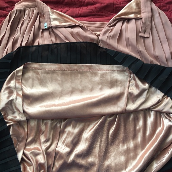 Two tone black and rose pleated knee length skirt - Picture 2 of 6